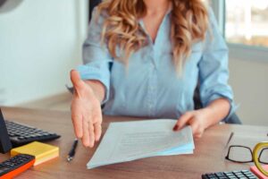 O que o síndico pode fazer sem consultar os moradores?